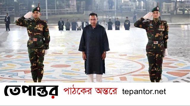 একুশের প্রথম প্রহরে শহীদ মিনারে প্রধানমন্ত্রীর শ্রদ্ধা