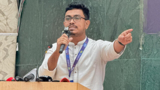 ক্যাম্পাসে চাঁদাবাজি ও মাদকের বিরুদ্ধে শিক্ষার্থীদের প্রতিরোধের ডাক ডাকসু ভিপির